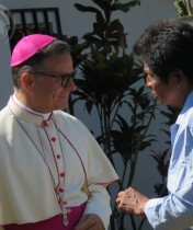 Mons. Mark visita Térraba, tierra desde donde parte la evangelización