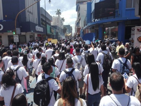 Jóvenes de Renovación Carismática dan testimonio