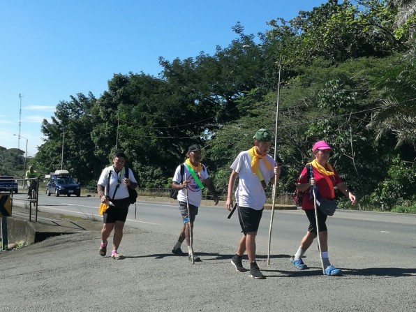 Joven sureño camina por sus 8 operaciones