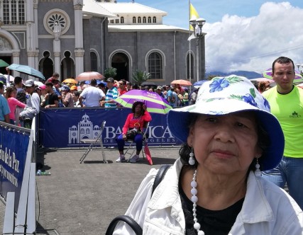 Extranjeros también celebran a la Negrita