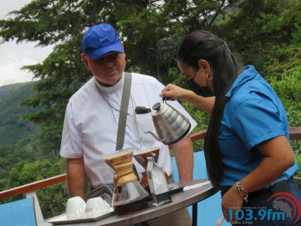 Obispo bendice tierra de cafetaleros