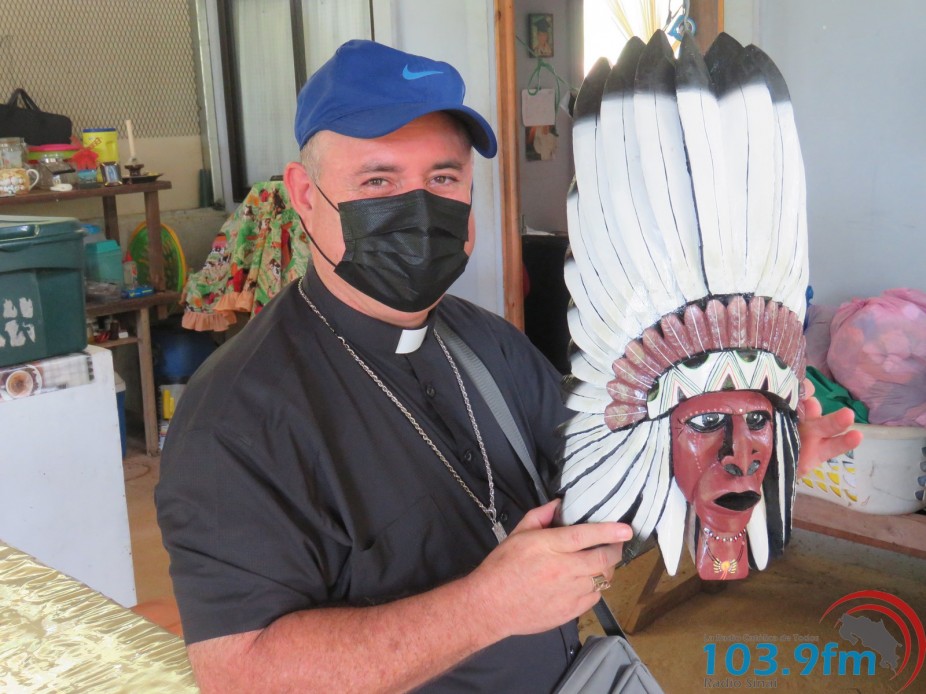 Alegría, color e historia en visita a artesanos de Boruca