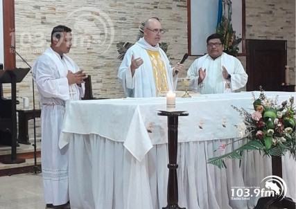 Compartir fraterno marca primer día de visita pastoral en Neily