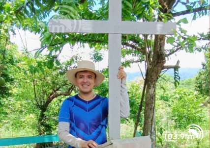 Pbro. Johnny Mora, pastor humilde y cercano, visita zona más alejada de la Diócesis